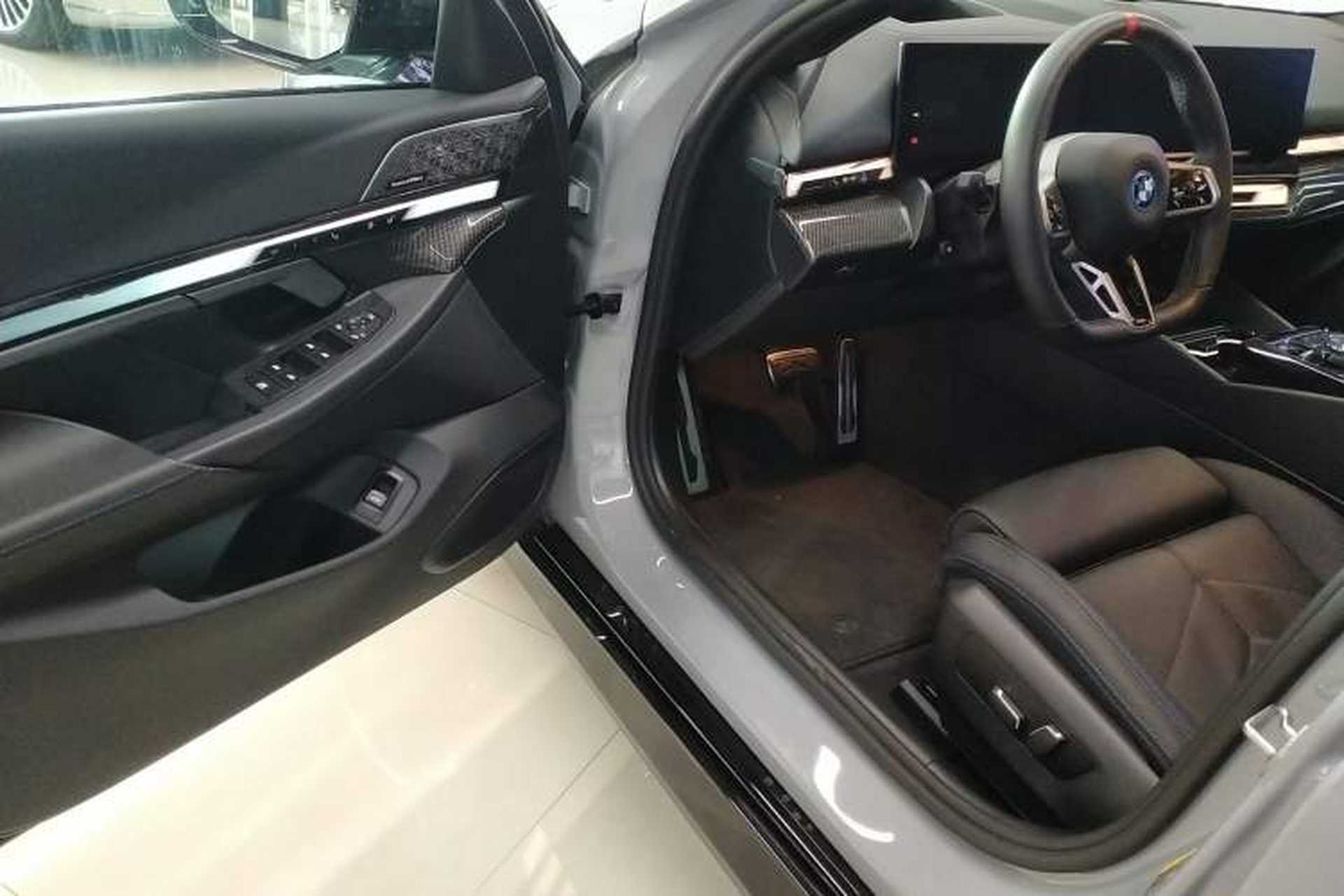 Used BMW i5 2024 xDrive M60 Interior 3