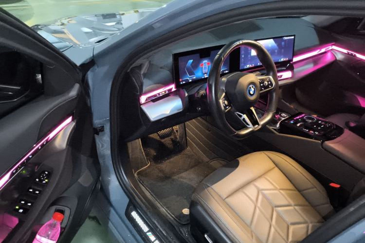 Used BMW i5 2024 eDrive 35L M Sport Package Interior 3