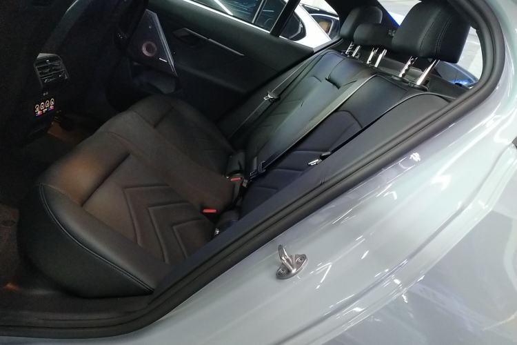 Used BMW i5 2024 xDrive M60 Interior 4