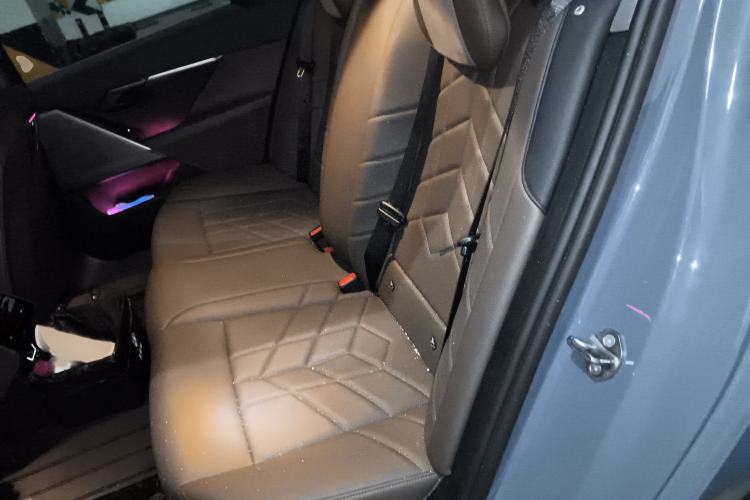 Used BMW i5 2024 eDrive 35L M Sport Package Interior 4