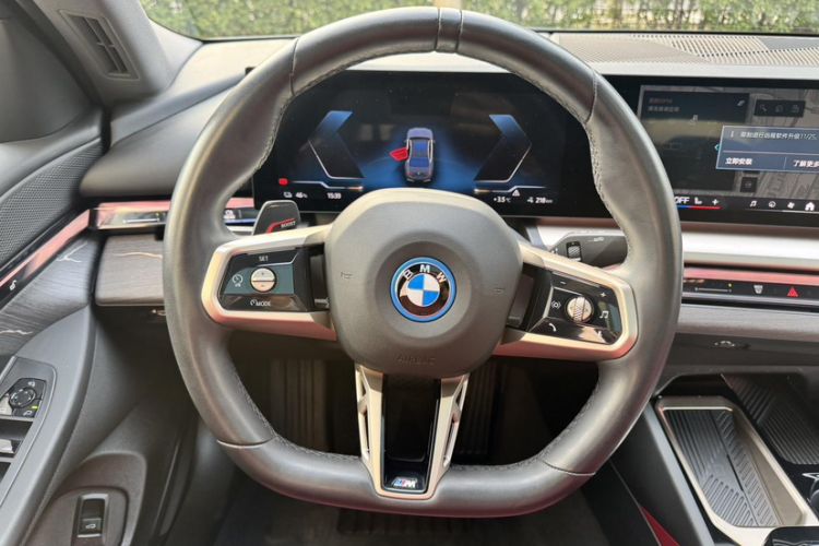 Used BMW i5 2024 eDrive 35L M Sport Package Interior 4
