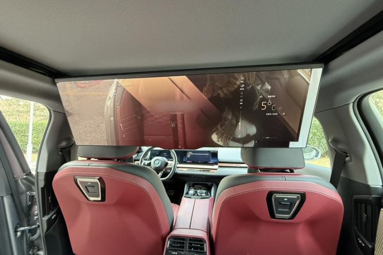Used BMW i5 2024 eDrive 35L Luxury Model with M Sport Package Interior 8