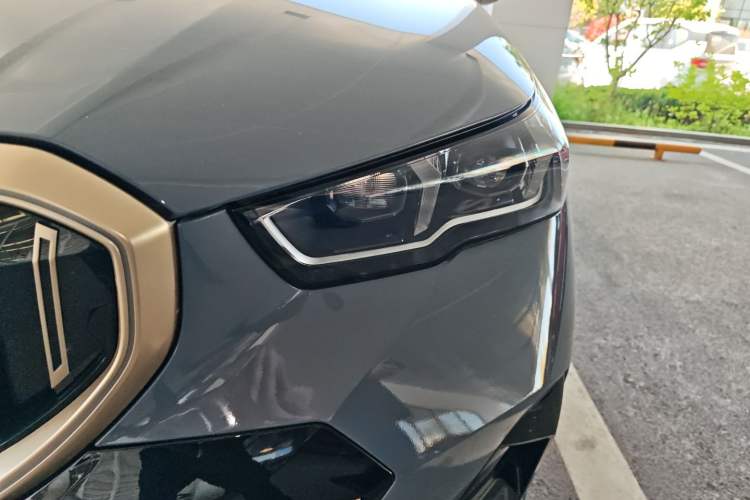 Used BMW i5 2024 eDrive 35L Luxury Model with M Sport Package Left Front Headlight