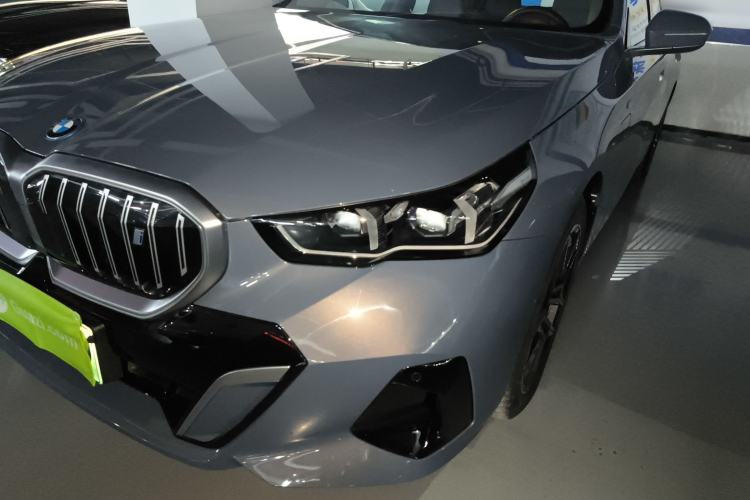 Used BMW i5 2024 eDrive 35L Luxury Model with M Sport Package Left Front Headlight