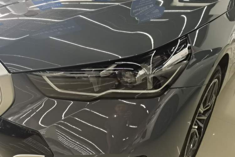 Used BMW i5 2024 eDrive 35L Luxury Model with M Sport Package Left Front Headlight