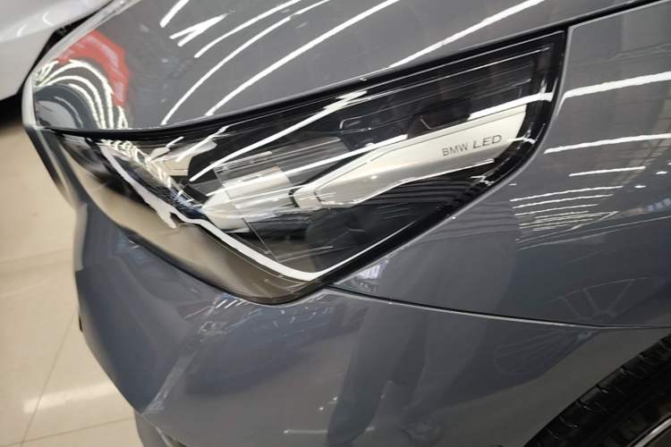Used BMW i5 2024 eDrive 35L Luxury Model with M Sport Package Left Front Headlight