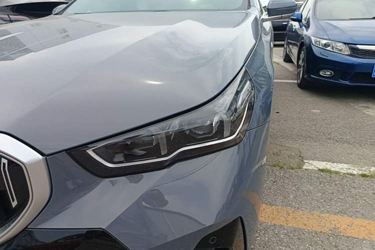 Used BMW i5 2024 eDrive 35L Luxury Model with M Sport Package Left Front Headlight