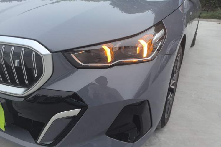 Used BMW i5 2024 eDrive 35L M Sport Package Left Front Headlight