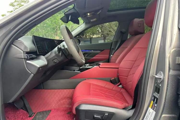 Used BMW i5 2024 eDrive 35L M Sport Package Left Front Seat