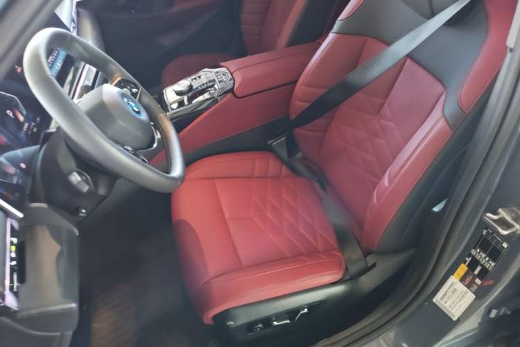 Used BMW i5 2024 eDrive 35L Luxury Package Left Front Seat