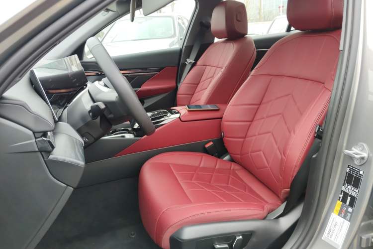 Used BMW i5 2024 eDrive 35L M Sport Package Left Front Seat