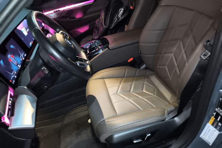 Used BMW i5 2024 eDrive 35L M Sport Package Left Front Seat