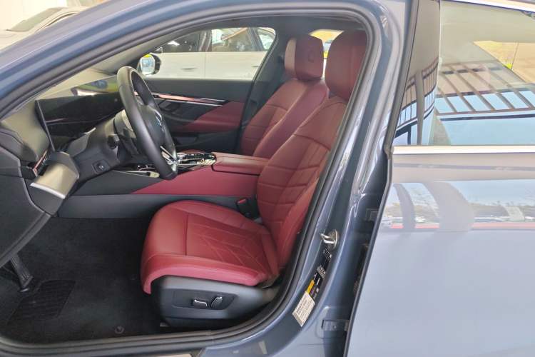 Used BMW i5 2024 eDrive 35L M Sport Package Left Front Seat
