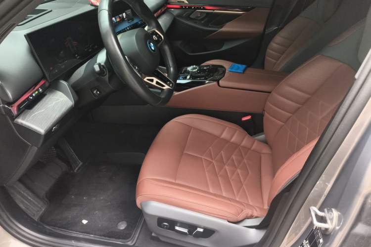 Used BMW i5 2024 eDrive 35L Luxury Model with M Sport Package Left Front Seat