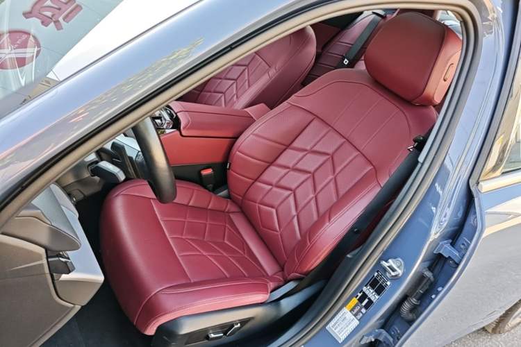 Used BMW i5 2024 eDrive 35L M Sport Package Left Front Seat
