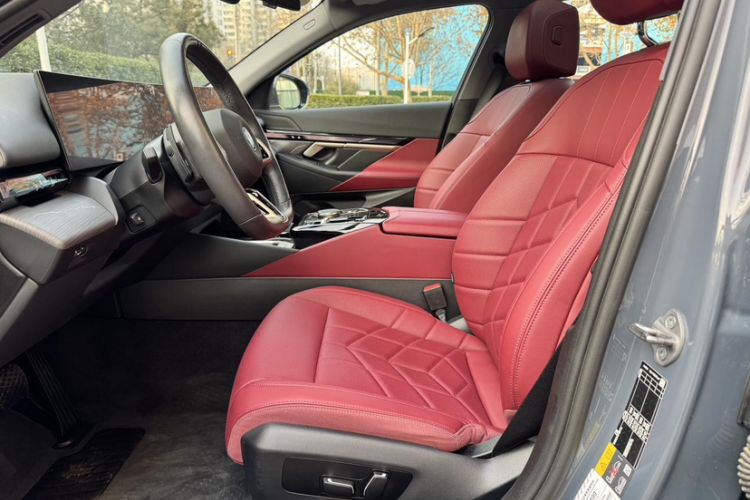 Used BMW i5 2024 eDrive 35L M Sport Package Left Front Seat