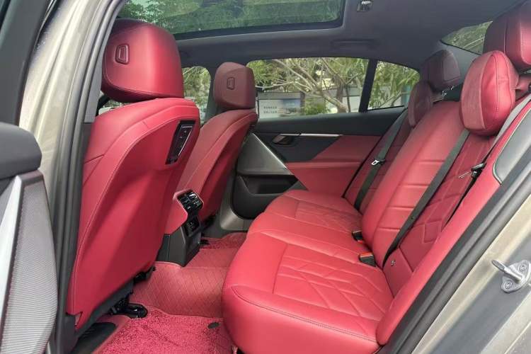 Used BMW i5 2024 eDrive 35L M Sport Package Left Rear Seat