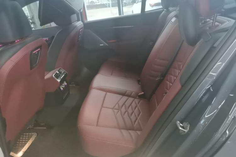Used BMW i5 2024 eDrive 35L Prestige Luxury Package Left Rear Seat