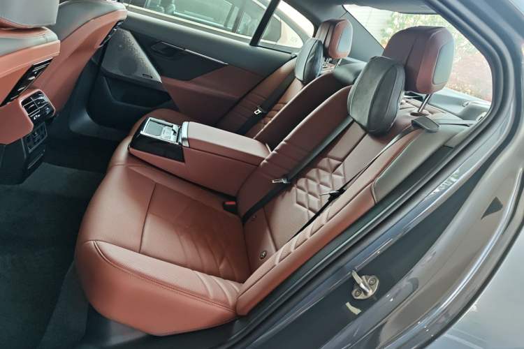 Used BMW i5 2024 eDrive 35L Luxury Model with M Sport Package Left Rear Seat