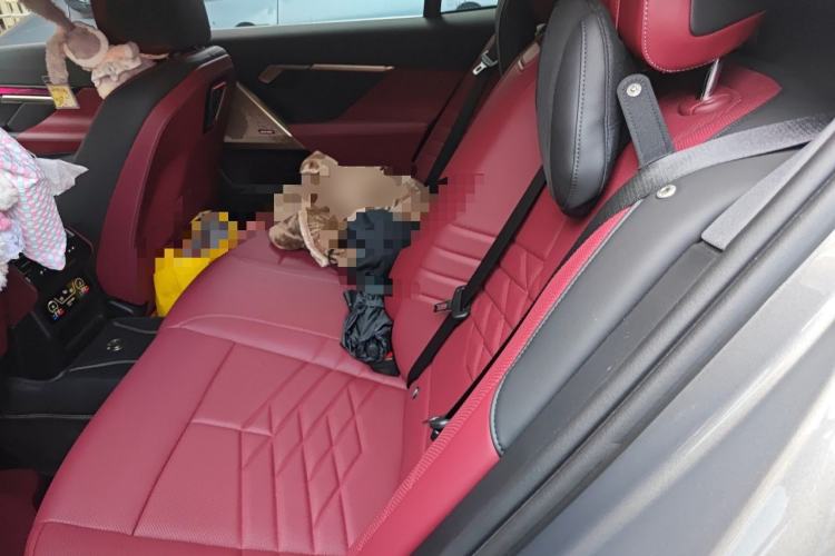 Used BMW i5 2024 eDrive 35L Luxury Model with M Sport Package Left Rear Seat
