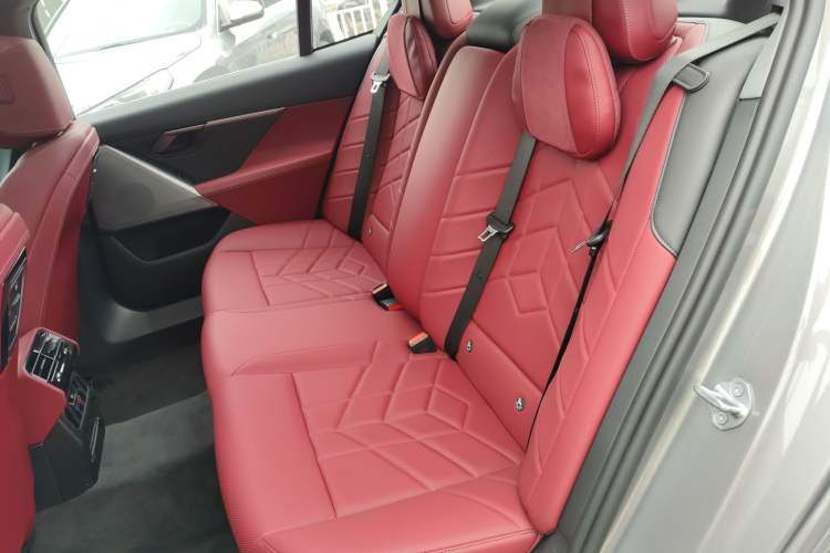 Used BMW i5 2024 eDrive 35L M Sport Package Left Rear Seat