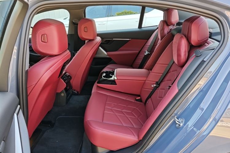 Used BMW i5 2024 eDrive 35L M Sport Package Left Rear Seat