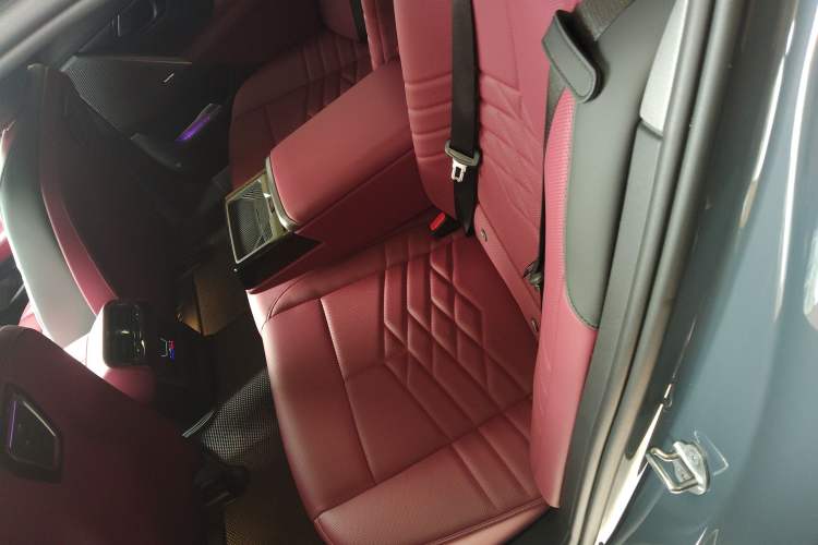 Used BMW i5 2024 eDrive 35L Prestige Luxury Package Left Rear Seat