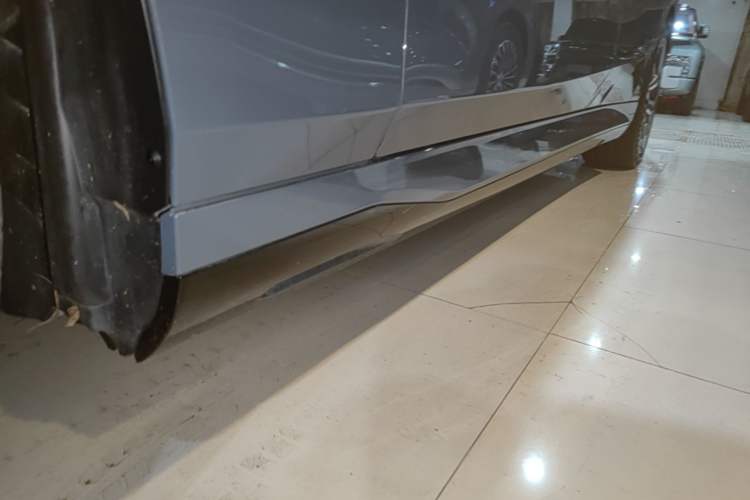 Used BMW i5 2024 eDrive 35L M Sport Package Left Side Sill