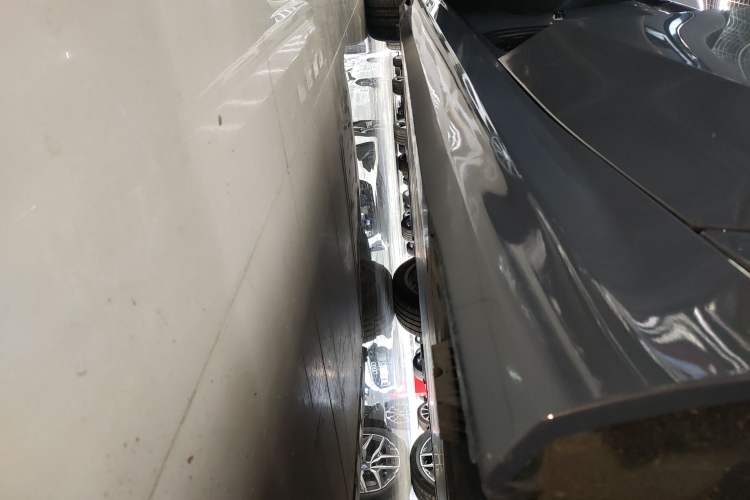 Used BMW i5 2024 eDrive 35L Prestige Luxury Package Left Side Sill