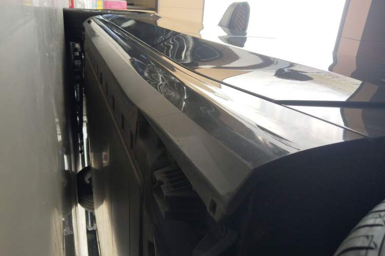 Used BMW i5 2024 eDrive 35L Prestige Luxury Package Left Side Sill