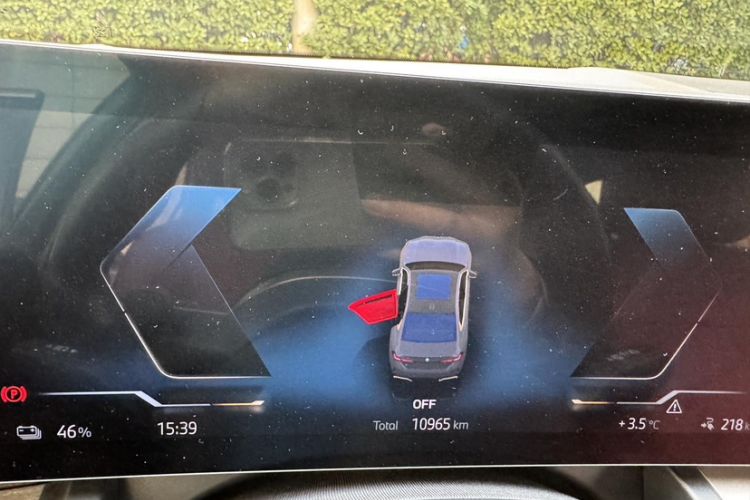 Used BMW i5 2024 eDrive 35L M Sport Package Odometer Close Up