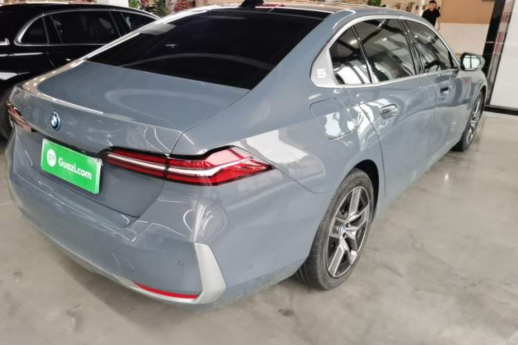 Used BMW i5 2024 eDrive 35L Prestige Luxury Package Rear Right 45 Deg