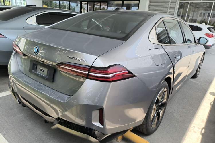 Used BMW i5 2024 eDrive 35L M Sport Package Rear Right 45 Deg