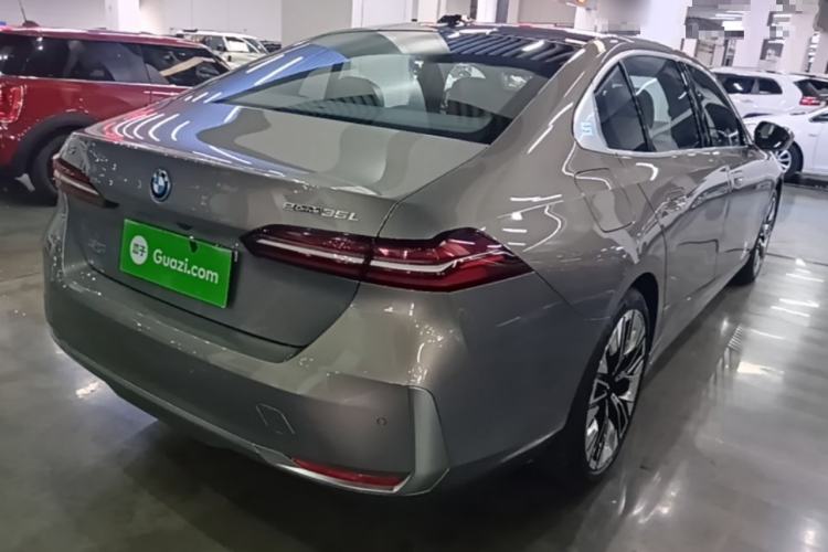 Used BMW i5 2024 eDrive 35L Prestige Luxury Package Rear Right 45 Deg