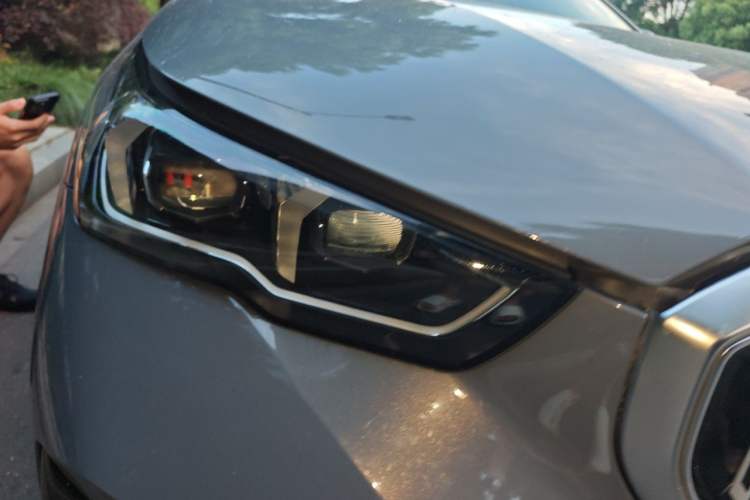 Used BMW i5 2024 eDrive 35L M Sport Package Right Front Headlight