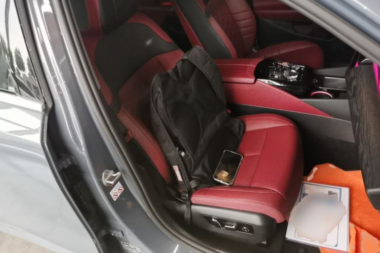 Used BMW i5 2024 eDrive 35L Prestige Luxury Package Right Front Seat