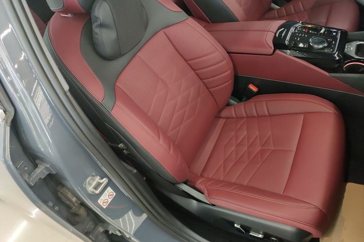 Used BMW i5 2024 eDrive 35L Prestige Luxury Package Right Front Seat