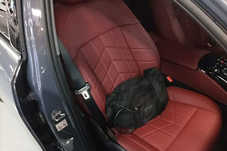 Used BMW i5 2024 eDrive 35L M Sport Package Right Front Seat