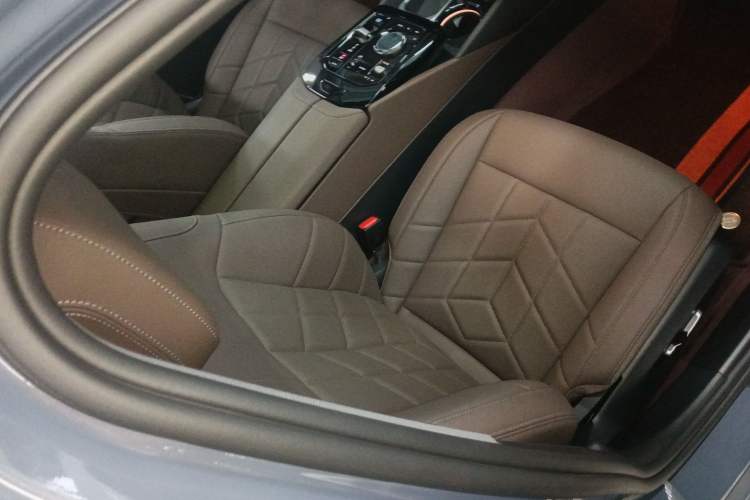 Used BMW i5 2024 eDrive 35L Luxury Package Right Front Seat
