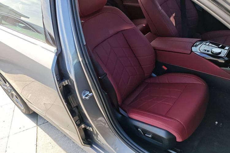 Used BMW i5 2024 eDrive 35L Luxury Package Right Front Seat