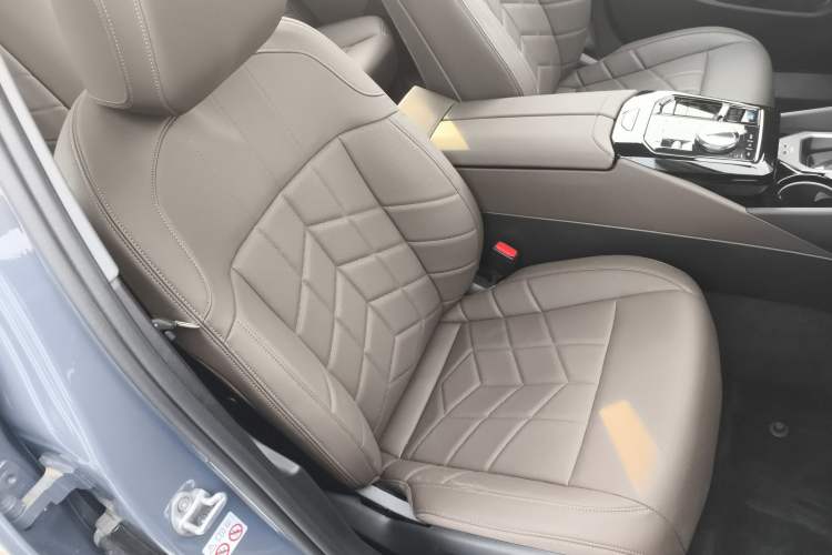 Used BMW i5 2024 eDrive 35L Luxury Package Right Front Seat
