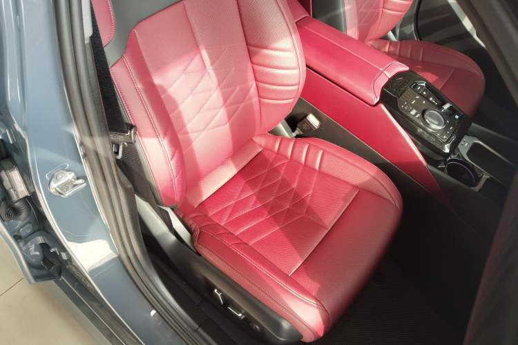 Used BMW i5 2024 eDrive 35L Prestige Luxury Package Right Front Seat