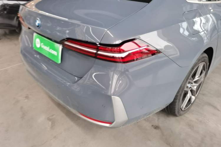 Used BMW i5 2024 eDrive 35L Prestige Luxury Package Right Rear Taillight