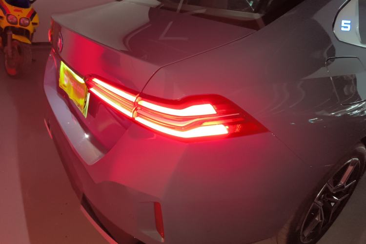 Used BMW i5 2024 eDrive 35L Luxury Model with M Sport Package Right Rear Taillight