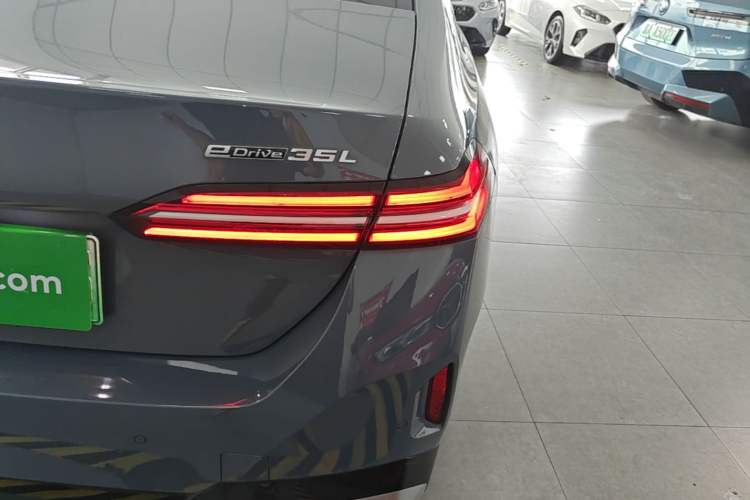 Used BMW i5 2024 eDrive 35L Luxury Model with M Sport Package Right Rear Taillight