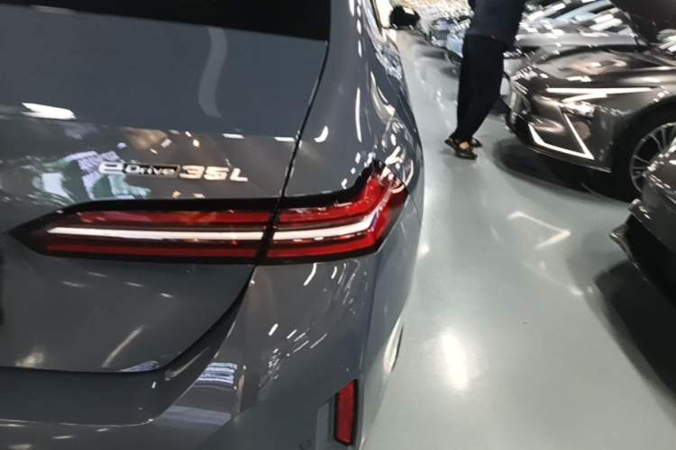 Used BMW i5 2024 eDrive 35L M Sport Package Right Rear Taillight