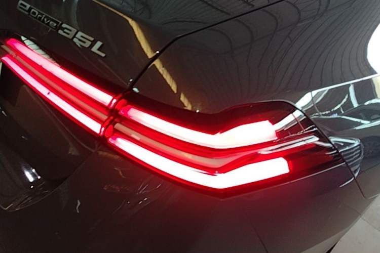 Used BMW i5 2024 eDrive 35L Luxury Model with M Sport Package Right Rear Taillight