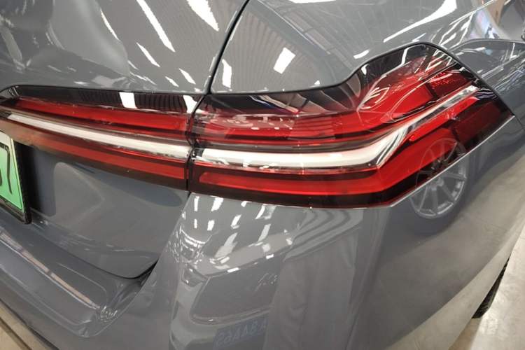 Used BMW i5 2024 eDrive 35L Luxury Model with M Sport Package Right Rear Taillight