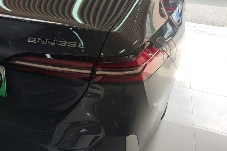Used BMW i5 2024 eDrive 35L Prestige Luxury Package Right Rear Taillight