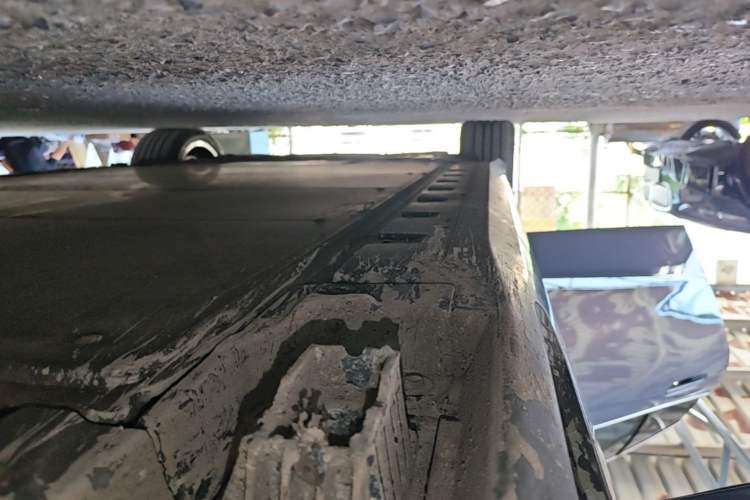 Used BMW i5 2024 eDrive 35L Luxury Package Right Side Sill
